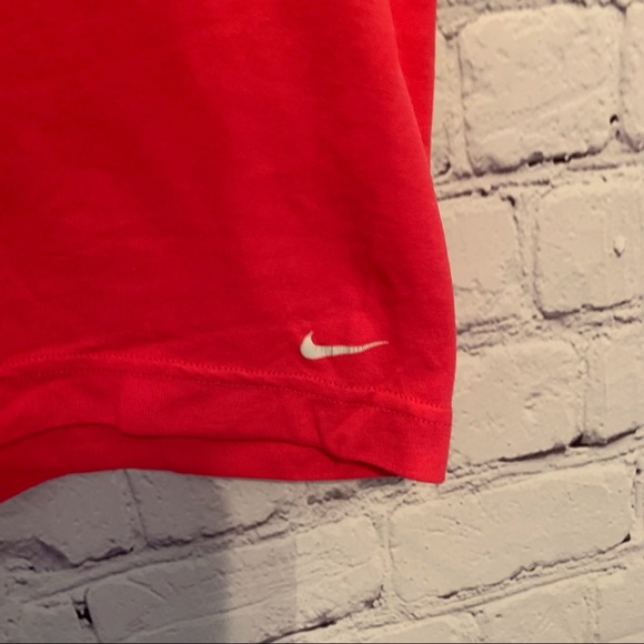 Nike Pink Shirt - Picture 3 of 9